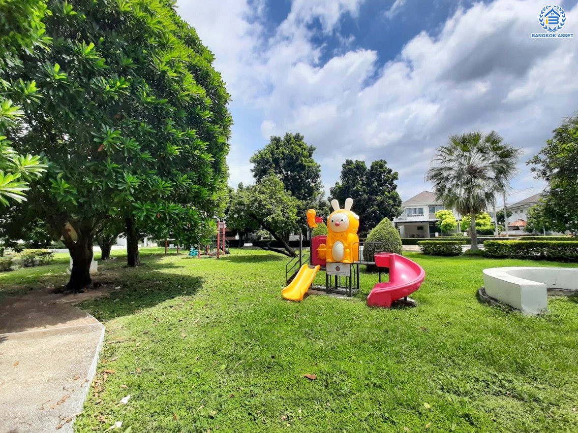 *****บ้านเดี่ยวมือสองปทุมธานี โครงการ เพอร์เฟค พาร์ค รังสิต หลังมุม เนื้อที่ 42.20 ตร.ว. พื้นที่ใช้สอย 112 ตร.ม. ฟังก์ชัน 3 ห้องนอน 3 ห้องน้ำ 2 ที่จอดรถ บนทำเลเดินทางสะดวก เชื่อมต่อ ถนนติวานนท์-ปทุมธานี , ถนนรังสิต-ปทุมธานี, ถนนติวานนท์ ใกล้รถไฟฟ้าสายสีแดง "สถานีรังสิต" และจุดขึ้นทางด่วน "อุดรรัถยา" และ "ศรีรัช"