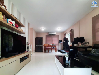 *****บ้านเดี่ยวมือสองปทุมธานี โครงการ เพอร์เฟค พาร์ค รังสิต หลังมุม เนื้อที่ 42.20 ตร.ว. พื้นที่ใช้สอย 112 ตร.ม. ฟังก์ชัน 3 ห้องนอน 3 ห้องน้ำ 2 ที่จอดรถ บนทำเลเดินทางสะดวก เชื่อมต่อ ถนนติวานนท์-ปทุมธานี , ถนนรังสิต-ปทุมธานี, ถนนติวานนท์ ใกล้รถไฟฟ้าสายสีแดง "สถานีรังสิต" และจุดขึ้นทางด่วน "อุดรรัถยา" และ "ศรีรัช"