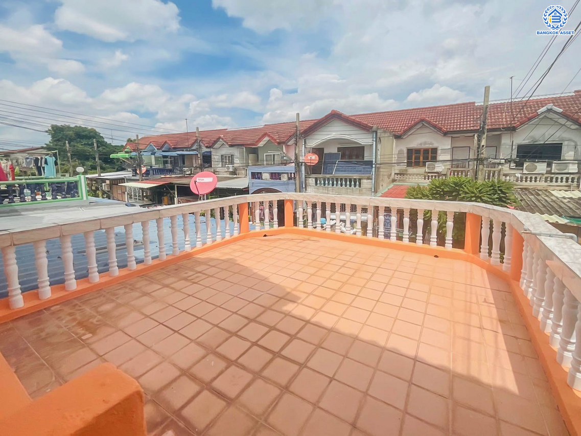 *****ทาวน์เฮ้าส์มือสอง โครงการ สินทวี งามเจริญ เนื้อที่ดิน 16.50 ตร.ว. พื้นที่ใช้สอย 120 ตร.ม. ฟังก์ชัน 2 ห้องนอน 2 ห้องน้ำ 1 ที่จอดรถ บนทำเลเดินทางสะดวก เชื่อมต่อ ถนนพระราม2-บางขุนเทียน, ถนนพระราม2, ถนนบางขุนเทียน, ถนนพุทธบูชา และใกล้จุดขึ้นทางด่วน "พระราม2"