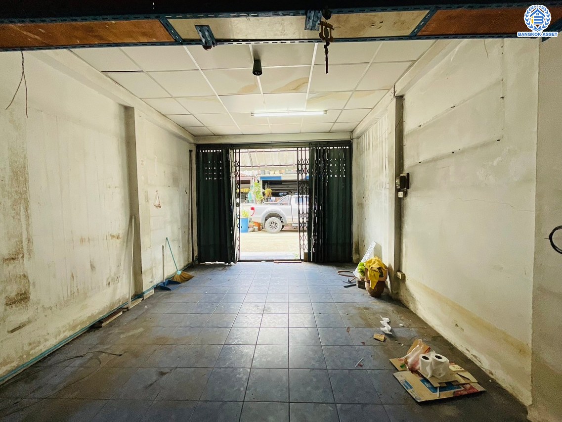 *****ทาวน์เฮ้าส์มือสองปทุมธานี โครงการ เมืองประชา บางคูวัด-ปทุมธานี เนื้อที่ 16.00 ตร.ว. พื้นที่ใช้สอย 64 ตร.ม. ฟังก์ชัน 2 ห้องนอน 2 ห้องน้ำ บนทำเลเดินทางสะดวก เชื่อมต่อถนน345, ถนนรังสิต-ปทุมธานี  และจุดขึ้นทางด่วน "ศรีรัช" และ "ศรีสมาน"