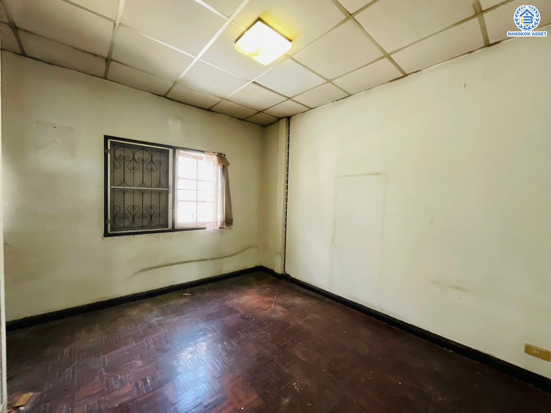 *****ทาวน์เฮ้าส์มือสองปทุมธานี โครงการ เมืองประชา บางคูวัด-ปทุมธานี เนื้อที่ 16.00 ตร.ว. พื้นที่ใช้สอย 64 ตร.ม. ฟังก์ชัน 2 ห้องนอน 2 ห้องน้ำ บนทำเลเดินทางสะดวก เชื่อมต่อถนน345, ถนนรังสิต-ปทุมธานี  และจุดขึ้นทางด่วน "ศรีรัช" และ "ศรีสมาน"