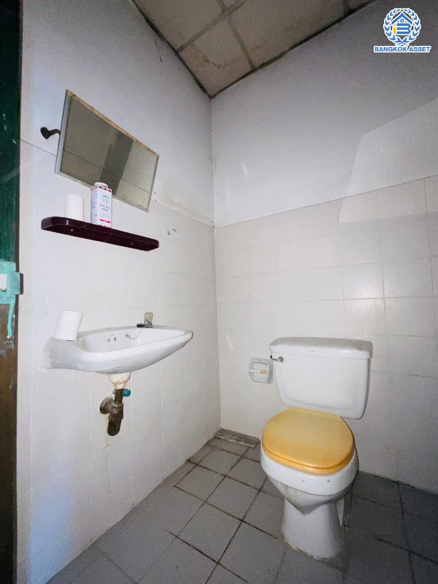 *****ทาวน์เฮ้าส์มือสองปทุมธานี โครงการ เมืองประชา บางคูวัด-ปทุมธานี เนื้อที่ 16.00 ตร.ว. พื้นที่ใช้สอย 64 ตร.ม. ฟังก์ชัน 2 ห้องนอน 2 ห้องน้ำ บนทำเลเดินทางสะดวก เชื่อมต่อถนน345, ถนนรังสิต-ปทุมธานี  และจุดขึ้นทางด่วน "ศรีรัช" และ "ศรีสมาน"