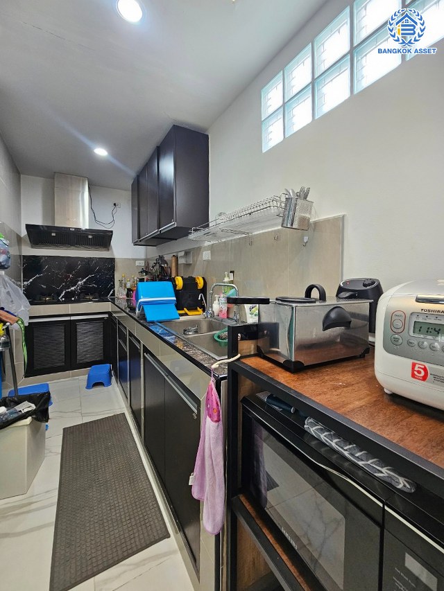 *****ทาวน์โฮมมือสองนนทบุรี โครงการ บ้านกลางเมือง ราชพฤกษ์-สาทร หลังริม เนื้อที่ดิน 25.30 ตร.ว. พื้นที่ใช้สอย 141 ตร.ม. ฟังก์ชัน 3 ห้องนอน 3 ห้องน้ำ 2 ที่จอดรถ แถมฟรี! เครื่องทำน้ำอุ่น บนทำเลยอดนิยม เชื่อมต่อถนนราชพฤกษ์, ถนนนครอินทร์ ใกล้The walk ราชพฤกษ์ และจุดขึ้นทางด่วน "ศรีรัช"