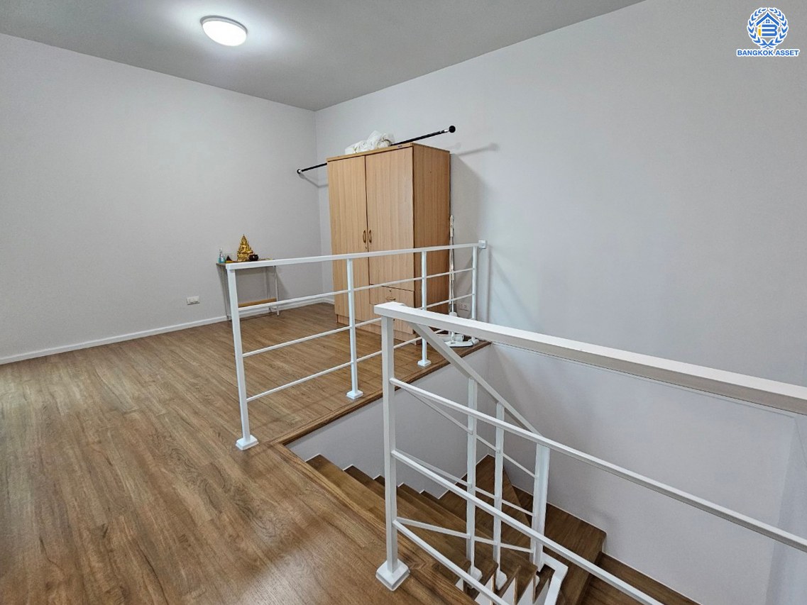 *****ทาวน์โฮมมือสองนนทบุรี โครงการ บ้านกลางเมือง ราชพฤกษ์-สาทร หลังริม เนื้อที่ดิน 25.30 ตร.ว. พื้นที่ใช้สอย 141 ตร.ม. ฟังก์ชัน 3 ห้องนอน 3 ห้องน้ำ 2 ที่จอดรถ แถมฟรี! เครื่องทำน้ำอุ่น บนทำเลยอดนิยม เชื่อมต่อถนนราชพฤกษ์, ถนนนครอินทร์ ใกล้The walk ราชพฤกษ์ และจุดขึ้นทางด่วน "ศรีรัช"