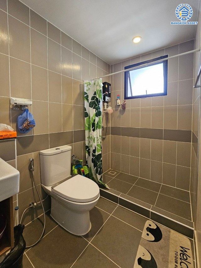 *****ทาวน์โฮมมือสองนนทบุรี โครงการ บ้านกลางเมือง ราชพฤกษ์-สาทร หลังริม เนื้อที่ดิน 25.30 ตร.ว. พื้นที่ใช้สอย 141 ตร.ม. ฟังก์ชัน 3 ห้องนอน 3 ห้องน้ำ 2 ที่จอดรถ แถมฟรี! เครื่องทำน้ำอุ่น บนทำเลยอดนิยม เชื่อมต่อถนนราชพฤกษ์, ถนนนครอินทร์ ใกล้The walk ราชพฤกษ์ และจุดขึ้นทางด่วน "ศรีรัช"