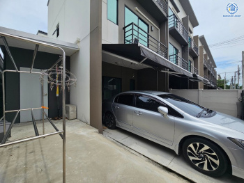 *****ทาวน์โฮมมือสองนนทบุรี โครงการ บ้านกลางเมือง ราชพฤกษ์-สาทร หลังริม เนื้อที่ดิน 25.30 ตร.ว. พื้นที่ใช้สอย 141 ตร.ม. ฟังก์ชัน 3 ห้องนอน 3 ห้องน้ำ 2 ที่จอดรถ แถมฟรี! เครื่องทำน้ำอุ่น บนทำเลยอดนิยม เชื่อมต่อถนนราชพฤกษ์, ถนนนครอินทร์ ใกล้The walk ราชพฤกษ์ และจุดขึ้นทางด่วน "ศรีรัช"