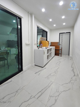 *****ทาวน์โฮมมือสองนนทบุรี โครงการ บ้านกลางเมือง ราชพฤกษ์-สาทร หลังริม เนื้อที่ดิน 25.30 ตร.ว. พื้นที่ใช้สอย 141 ตร.ม. ฟังก์ชัน 3 ห้องนอน 3 ห้องน้ำ 2 ที่จอดรถ แถมฟรี! เครื่องทำน้ำอุ่น บนทำเลยอดนิยม เชื่อมต่อถนนราชพฤกษ์, ถนนนครอินทร์ ใกล้The walk ราชพฤกษ์ และจุดขึ้นทางด่วน "ศรีรัช"