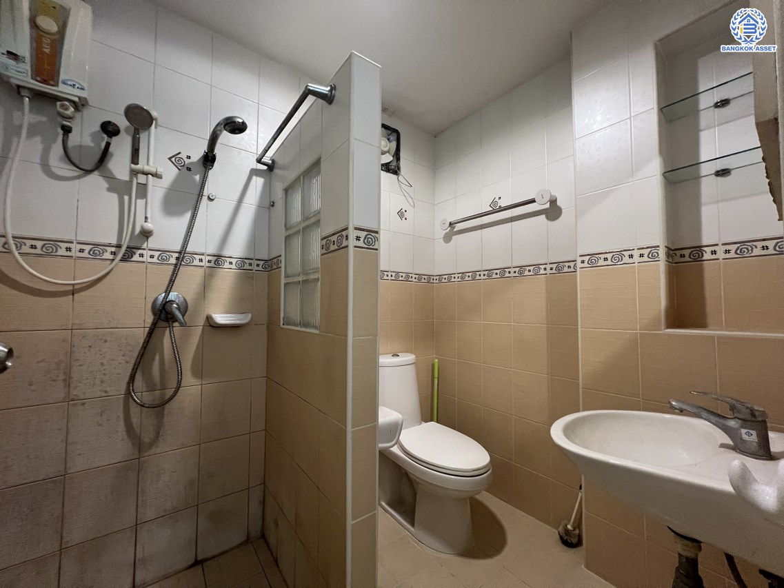 *****บ้านแฝดมือสองนนทบุรี โครงการ บ้านแฝด ซ.บางกรวย-ไทรน้อย43 เนื้อที่ 32.60 ตร.ว. พื้นที่ใช้สอย 90 ตร.ม. ฟังก์ชัน 3 ห้องนอน 2 ห้องน้ำ 1 ที่จอดรถ บนทำเลเดินทางสะดวก เชื่อมต่อถนนบางกรวย-ไทรน้อย โครงการตั้งบนทำเลเดินทางสะดวก และใกล้จุดขึ้นทางทางด่วน "ศรีรัช"