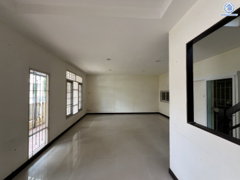 *****บ้านแฝดมือสองนนทบุรี โครงการ บ้านแฝด ซ.บางกรวย-ไทรน้อย43 เนื้อที่ 32.60 ตร.ว. พื้นที่ใช้สอย 90 ตร.ม. ฟังก์ชัน 3 ห้องนอน 2 ห้องน้ำ 1 ที่จอดรถ บนทำเลเดินทางสะดวก เชื่อมต่อถนนบางกรวย-ไทรน้อย โครงการตั้งบนทำเลเดินทางสะดวก และใกล้จุดขึ้นทางทางด่วน "ศรีรัช"