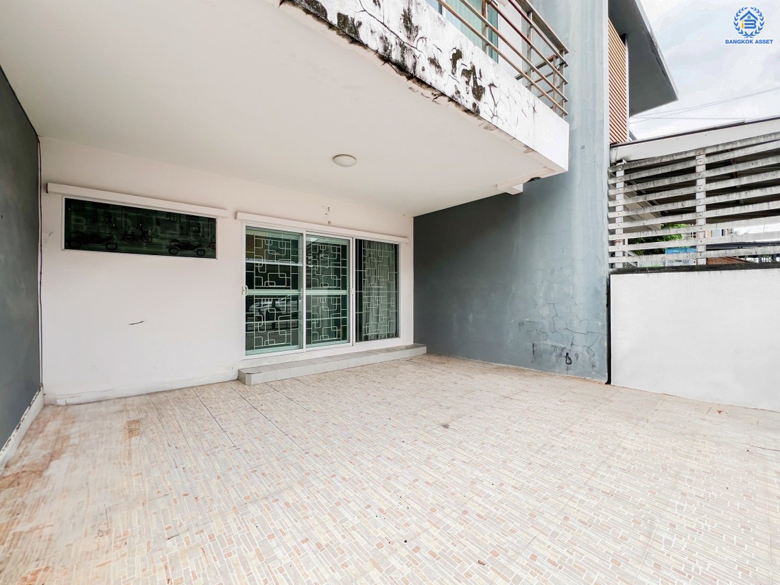 *****ทาวน์เฮ้าส์มือสองนนทบุรี โครงการ เดอะทรัสต์ทาวน์ ราชพฤกษ์-รัตนาธิเบศร์ เนื้อที่ดิน 21.00 ตร.ว. พื้นที่ 110 ตร.ม. ฟังก์ชัน 3 ห้องนอน 3 ห้องน้ำ 2 ที่จอดรถ แถมฟรี! 1 เครื่องปรับอากาศ บนทำเลดี ติดถนนราชพฤกษ์ ใกล้รถไฟฟ้าสายสีม่วง "สถานีบางรักน้อยท่าอิฐ" และทางด่วน "ศรีรัช"