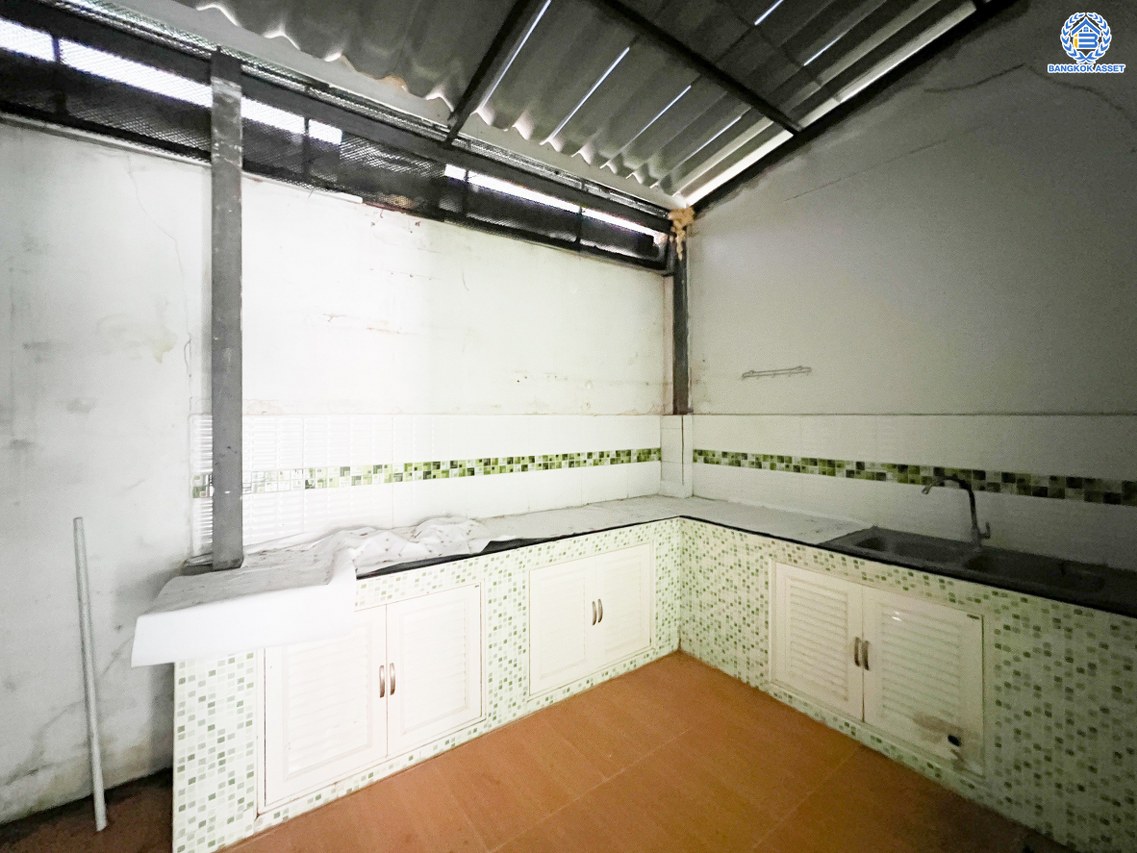 *****ทาวน์เฮ้าส์มือสองนนทบุรี โครงการ เดอะทรัสต์ทาวน์ ราชพฤกษ์-รัตนาธิเบศร์ เนื้อที่ดิน 21.00 ตร.ว. พื้นที่ 110 ตร.ม. ฟังก์ชัน 3 ห้องนอน 3 ห้องน้ำ 2 ที่จอดรถ แถมฟรี! 1 เครื่องปรับอากาศ บนทำเลดี ติดถนนราชพฤกษ์ ใกล้รถไฟฟ้าสายสีม่วง "สถานีบางรักน้อยท่าอิฐ" และทางด่วน "ศรีรัช"