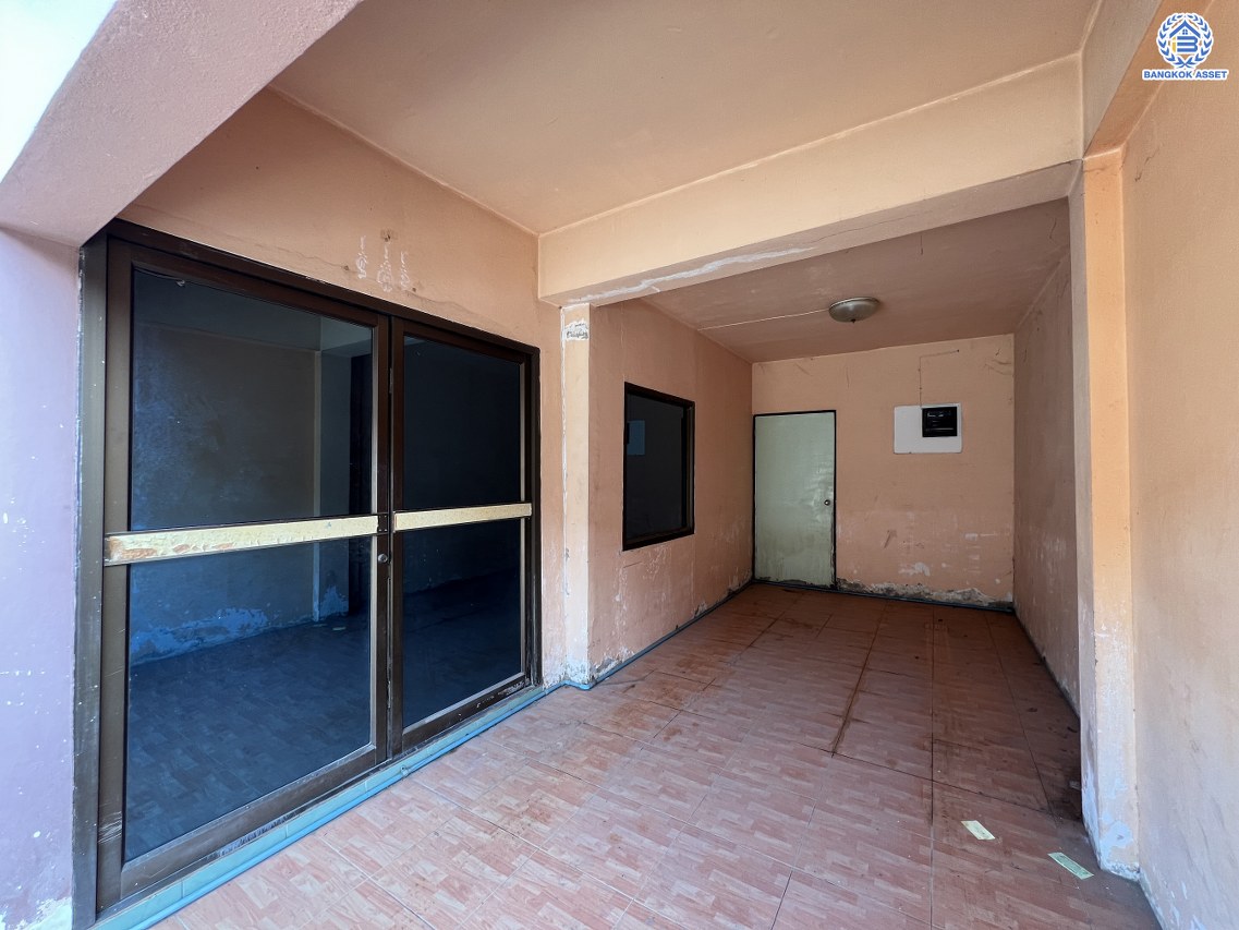 *****ทาวน์เฮ้าส์มือสองนนทบุรี โครงการ พฤกษา3 วัดลาดปลาดุก เนื้อที่ 36.80 ตร.ว.พื้นที่ใช้สอย 100 ตร.ม. ฟังก์ชัน 3 ห้องนอน 2 ห้องน้ำ 1 ที่จอดรถ บนทำเลแห่งการเดินทาง ใกล้รถไฟฟ้าสายสีม่วง "สถานีคลองบางไผ่"