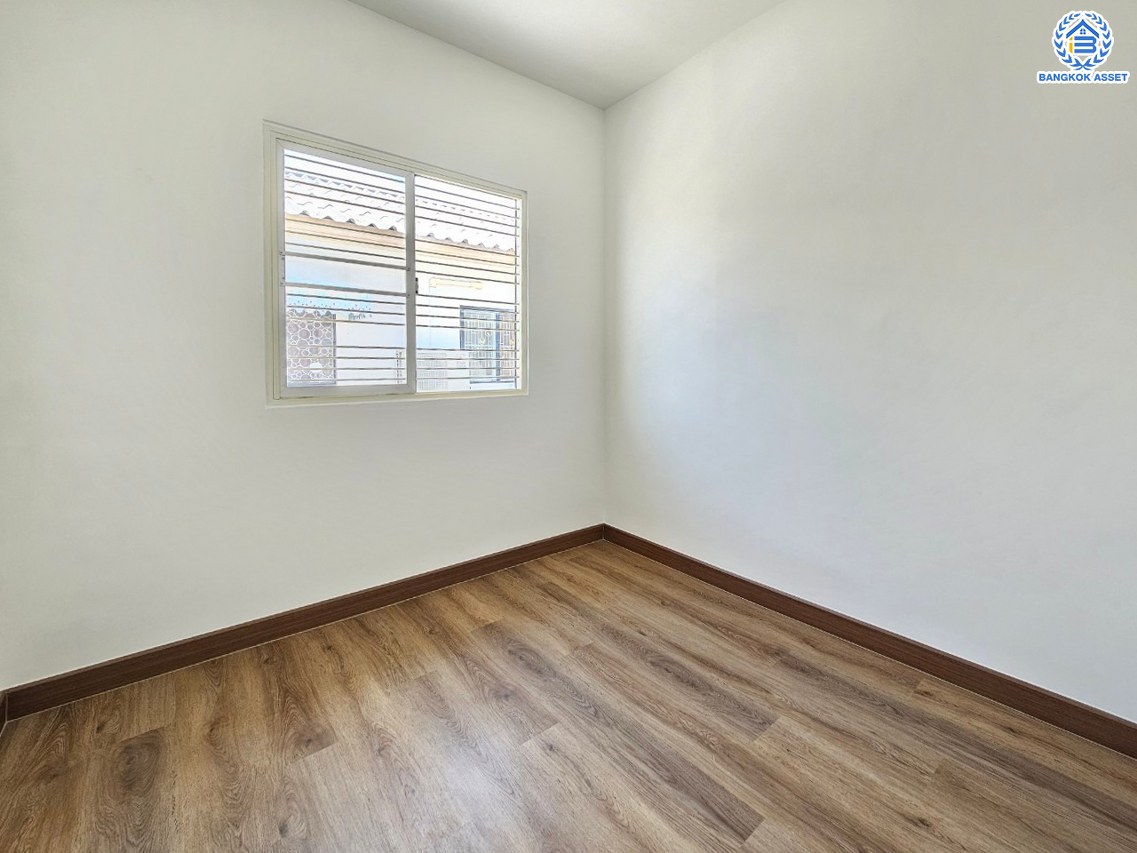 *****ทาวน์เฮ้าส์มือสองนนทบุรี โครงการ พฤกษา54 วงแหวนฯ-คลองถนน หลังมุม เนื้อที่มากถึง 28.70 ตร.ว. พื้นที่ใช้สอย 115 ตร.ม. ฟังก์ชัน 3 ห้องนอน 2 ห้องน้ำ 1 ที่จอดรถ แถมฟรี! เครื่องปรับอากาศ บนทำเลใกล้รถไฟฟ้าสายม่วง "สถานีคลองบางไผ่" เพียง 15 นาที เชื่อมต่อ ถนนกาญจนาภิเษก, ถนนรัตนาธิเบศร์ จองเลย!