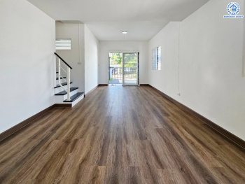 *****ทาวน์เฮ้าส์มือสองนนทบุรี โครงการ พฤกษา54 วงแหวนฯ-คลองถนน หลังมุม เนื้อที่มากถึง 28.70 ตร.ว. พื้นที่ใช้สอย 115 ตร.ม. ฟังก์ชัน 3 ห้องนอน 2 ห้องน้ำ 1 ที่จอดรถ แถมฟรี! เครื่องปรับอากาศ บนทำเลใกล้รถไฟฟ้าสายม่วง "สถานีคลองบางไผ่" เพียง 15 นาที เชื่อมต่อ ถนนกาญจนาภิเษก, ถนนรัตนาธิเบศร์ จองเลย!