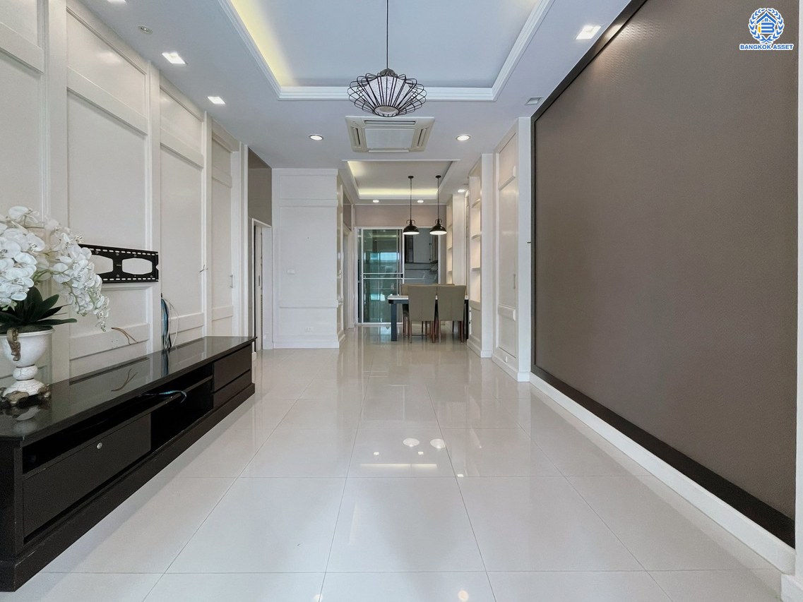 *****ทาวน์โฮมมือสองย่านกรุงเทพฯ โครงการ บ้านกลางเมือง สาทร-ตากสิน เนื้อที่กว้าง 20.00 ตร.ว. พื้นที่ใช้สอย 167 ตร.ม. ฟังก์ชัน 3 ห้องนอน 3 ห้องน้ำ ที่จอดรถ 1 คัน แถมฟรี! เครื่องปรับอากาศ 4 เครื่อง, เครื่องทำน้ำ 2 เครื่อง บนทำเลแห่งการเดินทาง ใกล้รถไฟฟ้าสายสีเขียวเข้ม "สถานีวุฒากาศ" เชื่อมต่อถนนกัลปพฤกษ์ และถนนราชพฤกษ์