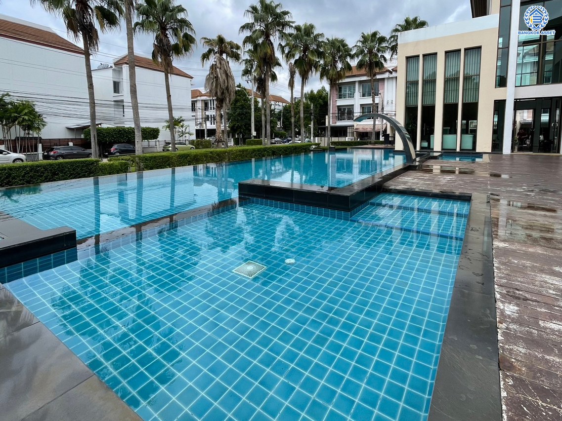 *****ทาวน์โฮมมือสองย่านกรุงเทพฯ โครงการ บ้านกลางเมือง สาทร-ตากสิน เนื้อที่กว้าง 20.00 ตร.ว. พื้นที่ใช้สอย 167 ตร.ม. ฟังก์ชัน 3 ห้องนอน 3 ห้องน้ำ ที่จอดรถ 1 คัน แถมฟรี! เครื่องปรับอากาศ 4 เครื่อง, เครื่องทำน้ำ 2 เครื่อง บนทำเลแห่งการเดินทาง ใกล้รถไฟฟ้าสายสีเขียวเข้ม "สถานีวุฒากาศ" เชื่อมต่อถนนกัลปพฤกษ์ และถนนราชพฤกษ์