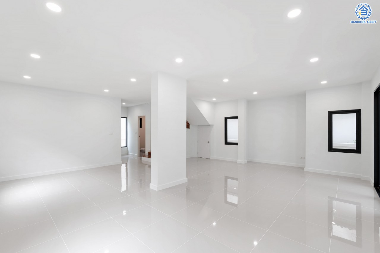 บ้านมือสองตกแต่งใหม่ โครงการ มณธานี บางแค เนื้อที่ 63.90 ตร.ว. พื้นที่ใช้สอย 248.39 ตร.ม. ฟังก์ชัน 3 ห้องนอน 3 ห้องน้ำ 2 ที่จอดรถ บนทำเลศักยภาพ เข้า-ออกได้ทั้ง ถนนเพชรเกษม ถนนกัลปพฤกษ์ ใกล้ห้างสรรพสินค้าเดอะมอลล์ บางแค รถไฟฟ้าสายสีน้ำเงิน "สถานีหลักสอง" และจุดขึ้นทางด่วน "กาญจนาภิเษก"...