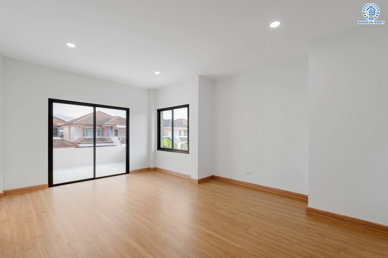 บ้านมือสองตกแต่งใหม่ โครงการ มณธานี บางแค เนื้อที่ 63.90 ตร.ว. พื้นที่ใช้สอย 248.39 ตร.ม. ฟังก์ชัน 3 ห้องนอน 3 ห้องน้ำ 2 ที่จอดรถ บนทำเลศักยภาพ เข้า-ออกได้ทั้ง ถนนเพชรเกษม ถนนกัลปพฤกษ์ ใกล้ห้างสรรพสินค้าเดอะมอลล์ บางแค รถไฟฟ้าสายสีน้ำเงิน "สถานีหลักสอง" และจุดขึ้นทางด่วน "กาญจนาภิเษก"...