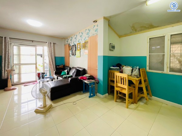 *****บ้านเดี่ยวมือสองปทุมธานี โครงการ ภัทรินทร์ คูบางหลวง-ปทุมธานี เนื้อที่ 59.80 ตร.ว. พื้นที่ใช้สอย 75 ตร.ม. ฟังก์ชันครบครัน 2 ห้องนอน 2 ห้องน้ำ 3 ที่จอดรถ แถมฟรี! เครื่องปรับอากาศ 2 เครื่อง บนทำเชื่อมต่อ ถนนราชพฤกษ์, ถนนปทุมธานี-บางเลน และ ใกล้โรบินสัน ไลฟ์สไตล์ ราชพฤกษ์ จองเลย!