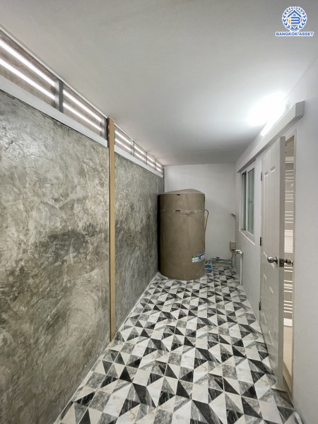 *****ทาวน์เฮ้าส์มือสองย่านนนทบุรี โครงการ ชวนชื่นทาวน์ กาญจนาฯ-บางใหญ่ เนื้อที่กว้างขวางถึง 18.50 ตร.ว. ฟังก์ชันจัดเต็มถึง 3 ห้องนอน 2 ห้องน้ำ บ้านสภาพดี พร้อมอยู่ บนทำเลยอดเยี่ยมเชื่อมต่อ ถนนกาญจนาภิเษก, ถนนรัตนาธิเบศร์ ใกล้รถไฟฟ้าสายสีม่วง "สถานีคลองบางไผ่" ใกล้จุดขึ้นทางด่วน "ศรีรัช" และ ใกล้เซ็นทรัลเวสต์เกต