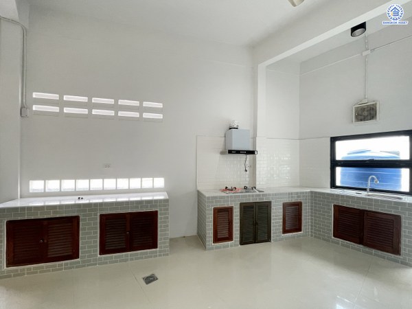 *****ทาวน์เฮ้าส์มือสองนนทบุรี โครงการ กฤษดานคร10 รัตนาธิเบศร์ หลังริม เนื้อที่ดิน 29.00 ตร.ว. ฟังก์ชัน 3 ห้องนอน 3 ห้องน้ำ บนทำเลติด ถนนรัตนาธิเบศร์ ใกล้รถไฟฟ้าสายสีม่วง "สถานีสามแยกบางใหญ่" ใกล้จุดขึ้นทางด่วน "ศรีรัช" และใกล้เซ็นทรัลเวสต์เกต จองเลย!