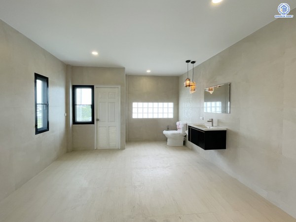 *****ทาวน์เฮ้าส์มือสองนนทบุรี โครงการ กฤษดานคร10 รัตนาธิเบศร์ หลังริม เนื้อที่ดิน 29.00 ตร.ว. ฟังก์ชัน 3 ห้องนอน 3 ห้องน้ำ บนทำเลติด ถนนรัตนาธิเบศร์ ใกล้รถไฟฟ้าสายสีม่วง "สถานีสามแยกบางใหญ่" ใกล้จุดขึ้นทางด่วน "ศรีรัช" และใกล้เซ็นทรัลเวสต์เกต จองเลย!