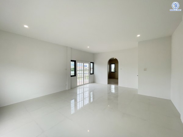 *****ทาวน์เฮ้าส์มือสองนนทบุรี โครงการ กฤษดานคร10 รัตนาธิเบศร์ หลังริม เนื้อที่ดิน 29.00 ตร.ว. ฟังก์ชัน 3 ห้องนอน 3 ห้องน้ำ บนทำเลติด ถนนรัตนาธิเบศร์ ใกล้รถไฟฟ้าสายสีม่วง "สถานีสามแยกบางใหญ่" ใกล้จุดขึ้นทางด่วน "ศรีรัช" และใกล้เซ็นทรัลเวสต์เกต จองเลย!