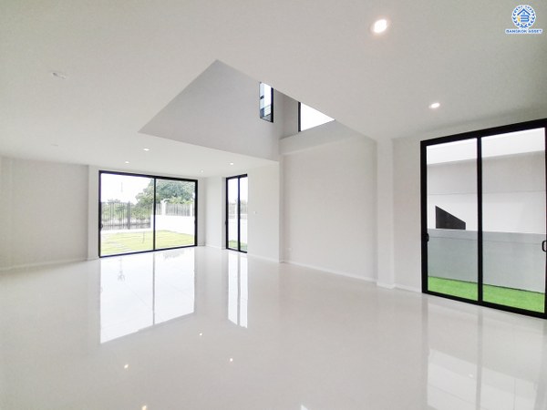 *****บ้านเดี่ยวมือสองย่านนนทบุรี โครงการ เอสเกต พรีเมี่ยม ราชพฤกษ์-346 เนื้อที่กว้างถึง 102.10 ตร.ว. พื้นที่ใช้สอย 278 ตร.ม. ฟังก์ชัน 3 ห้องนอน 4 ห้องน้ำ 3 ที่จอดรถ บนทำเลเยี่ยมเชื่อมต่อ ถนนราชพฤกษ์, ถนนสะพานนนทบุรี-บางบัวทอง, ถนนชัยพฤกษ์ และ ใกล้เดอะคริสตัล พีทีที ชัยพฤกษ์