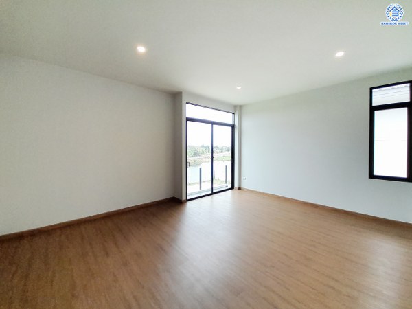 *****บ้านเดี่ยวมือสองย่านนนทบุรี โครงการ เอสเกต พรีเมี่ยม ราชพฤกษ์-346 เนื้อที่กว้างถึง 102.10 ตร.ว. พื้นที่ใช้สอย 278 ตร.ม. ฟังก์ชัน 3 ห้องนอน 4 ห้องน้ำ 3 ที่จอดรถ บนทำเลเยี่ยมเชื่อมต่อ ถนนราชพฤกษ์, ถนนสะพานนนทบุรี-บางบัวทอง, ถนนชัยพฤกษ์ และ ใกล้เดอะคริสตัล พีทีที ชัยพฤกษ์