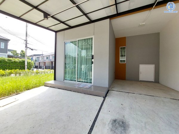 *****ทาวน์เฮ้าส์มือสองนนทบุรี โครงการ พฤกษา120 กาญจนา-กันตนา หลังมุม เนื้อที่ 33.60 ตร.ว. ฟังก์ชัน 3 ห้องนอน 2 ห้องน้ำ 1 ที่จอดรถ แถมฟรึ! เครื่องปรับอากาศ, เครื่องทำน้ำอุ่น พร้อมเข้าอยู่ บนทำเลดี เชื่อมต่อถนนบางใหญ่-บางคูลัด ถนนกาญจนาภิเษก ถนนพิชัยเขต ใกล้รถไฟฟ้าสายสีม่วง "สถานีตลาดบางใหญ่" และจุดขึ้นทางด่วน "ศรีรัช"