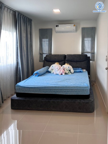 *****ทาวน์เฮ้าส์มือสองนนทบุรี โครงการ พฤกษา120 กาญจนา-กันตนา หลังมุม เนื้อที่ 33.60 ตร.ว. ฟังก์ชัน 3 ห้องนอน 2 ห้องน้ำ 1 ที่จอดรถ แถมฟรึ! เครื่องปรับอากาศ, เครื่องทำน้ำอุ่น พร้อมเข้าอยู่ บนทำเลดี เชื่อมต่อถนนบางใหญ่-บางคูลัด ถนนกาญจนาภิเษก ถนนพิชัยเขต ใกล้รถไฟฟ้าสายสีม่วง "สถานีตลาดบางใหญ่" และจุดขึ้นทางด่วน "ศรีรัช"