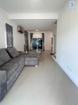 *****ทาวน์เฮ้าส์มือสองนนทบุรี โครงการ พฤกษา120 กาญจนา-กันตนา หลังมุม เนื้อที่ 33.60 ตร.ว. ฟังก์ชัน 3 ห้องนอน 2 ห้องน้ำ 1 ที่จอดรถ แถมฟรึ! เครื่องปรับอากาศ, เครื่องทำน้ำอุ่น พร้อมเข้าอยู่ บนทำเลดี เชื่อมต่อถนนบางใหญ่-บางคูลัด ถนนกาญจนาภิเษก ถนนพิชัยเขต ใกล้รถไฟฟ้าสายสีม่วง "สถานีตลาดบางใหญ่" และจุดขึ้นทางด่วน "ศรีรัช"