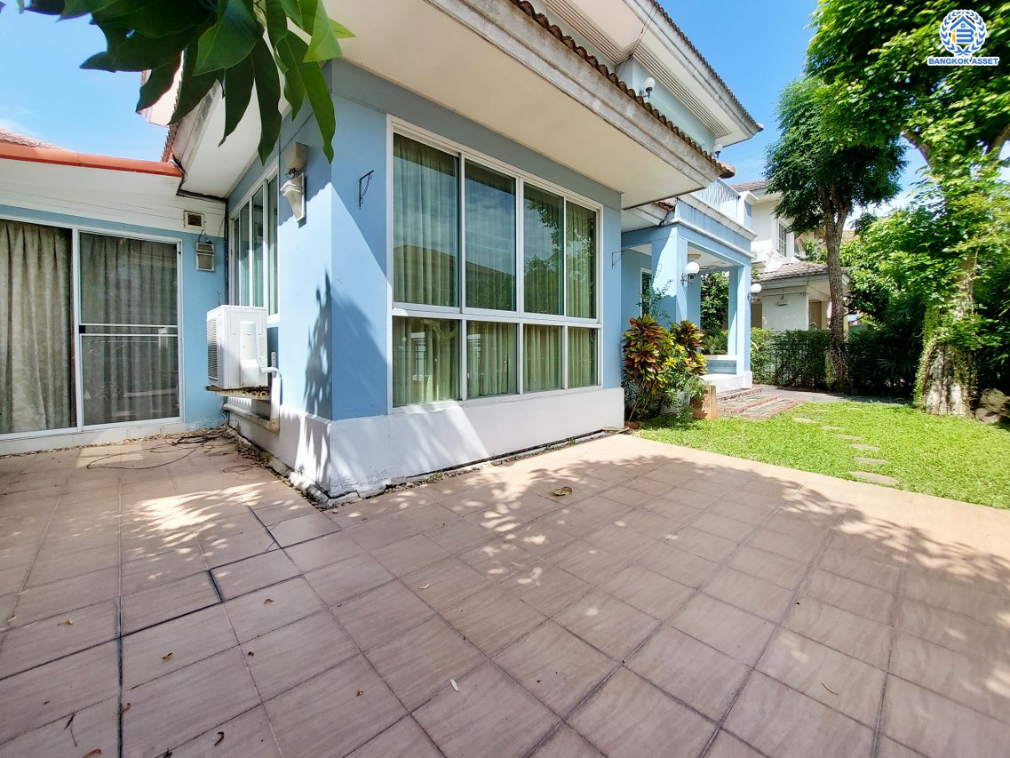 *****บ้านเดี่ยวมือสองจาก L&H โครงการ มัณฑนา เพชรเกษม81 บนเนื้อที่ 61.40 ตร.ว. พื้นที่ใช้สอย 173 ตร.ม. พร้อมฟังก์ชัน 4 ห้องนอน 3 ห้องน้ำ จอดรถได้ 1 คัน บนทำเลเชื่อมต่อสู่ ถนนเพชรเกษม, ถนนพุทธมณฑลสาย4 ใกล้เดอะมอลล์ บางแค และม.มหิดล