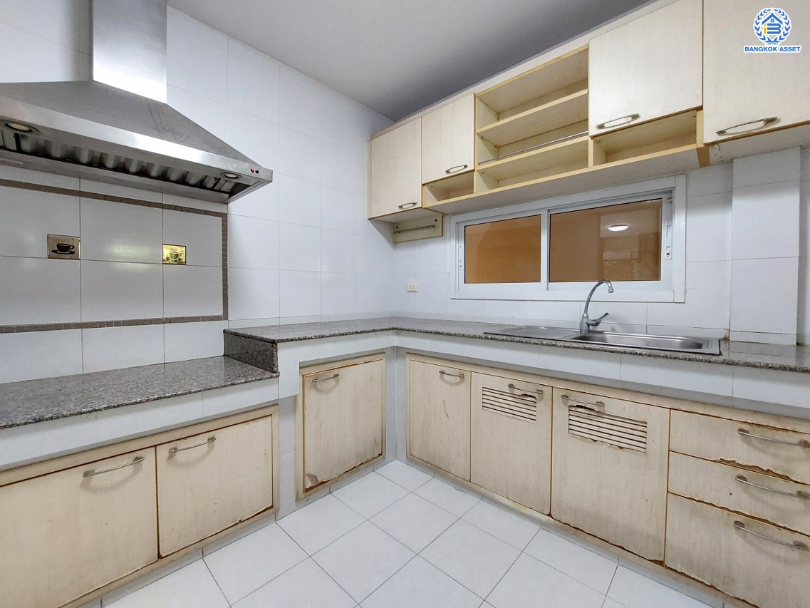 *****บ้านเดี่ยวมือสองจาก L&H โครงการ มัณฑนา เพชรเกษม81 บนเนื้อที่ 61.40 ตร.ว. พื้นที่ใช้สอย 173 ตร.ม. พร้อมฟังก์ชัน 4 ห้องนอน 3 ห้องน้ำ จอดรถได้ 1 คัน บนทำเลเชื่อมต่อสู่ ถนนเพชรเกษม, ถนนพุทธมณฑลสาย4 ใกล้เดอะมอลล์ บางแค และม.มหิดล