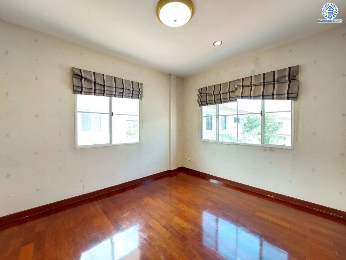 *****บ้านเดี่ยวมือสองจาก L&H โครงการ มัณฑนา เพชรเกษม81 บนเนื้อที่ 61.40 ตร.ว. พื้นที่ใช้สอย 173 ตร.ม. พร้อมฟังก์ชัน 4 ห้องนอน 3 ห้องน้ำ จอดรถได้ 1 คัน บนทำเลเชื่อมต่อสู่ ถนนเพชรเกษม, ถนนพุทธมณฑลสาย4 ใกล้เดอะมอลล์ บางแค และม.มหิดล