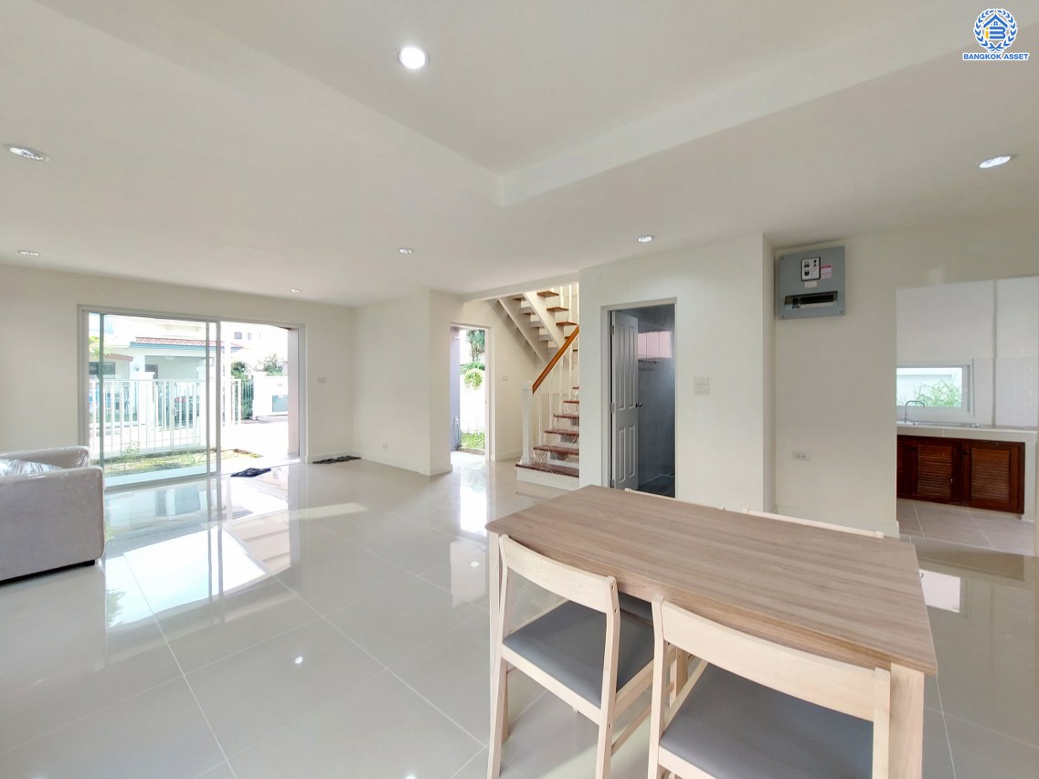 *****บ้านเดี่ยวมือสอง โครงการ ชัยพฤกษ์ วัดลาดปลาดุก เนื้อที่ 53.10 ตร.ว ฟังก์ชัน 3 ห้องนอน 2 ห้องน้ำ 1 ที่จอดรถ บนทำเลเชื่อมต่อถนนกาญจนาภิเษก ใกล้รถไฟฟ้าสายสีม่วง "คลองบางไผ่" ใกล้จุดขึ้นทางด่วน "กาญจนาภิเษก"และใกล้เซ็นทรัลเวสต์เกต พร้อมเข้าอยู่ได้เลย