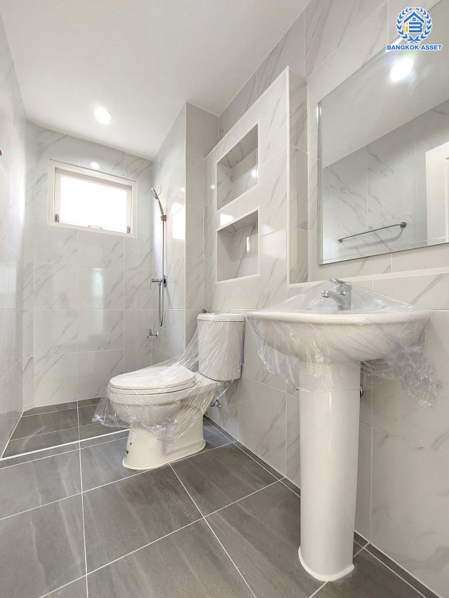 *****บ้านเดี่ยวมือสอง โครงการ ชัยพฤกษ์ วัดลาดปลาดุก เนื้อที่ 53.10 ตร.ว ฟังก์ชัน 3 ห้องนอน 2 ห้องน้ำ 1 ที่จอดรถ บนทำเลเชื่อมต่อถนนกาญจนาภิเษก ใกล้รถไฟฟ้าสายสีม่วง "คลองบางไผ่" ใกล้จุดขึ้นทางด่วน "กาญจนาภิเษก"และใกล้เซ็นทรัลเวสต์เกต พร้อมเข้าอยู่ได้เลย