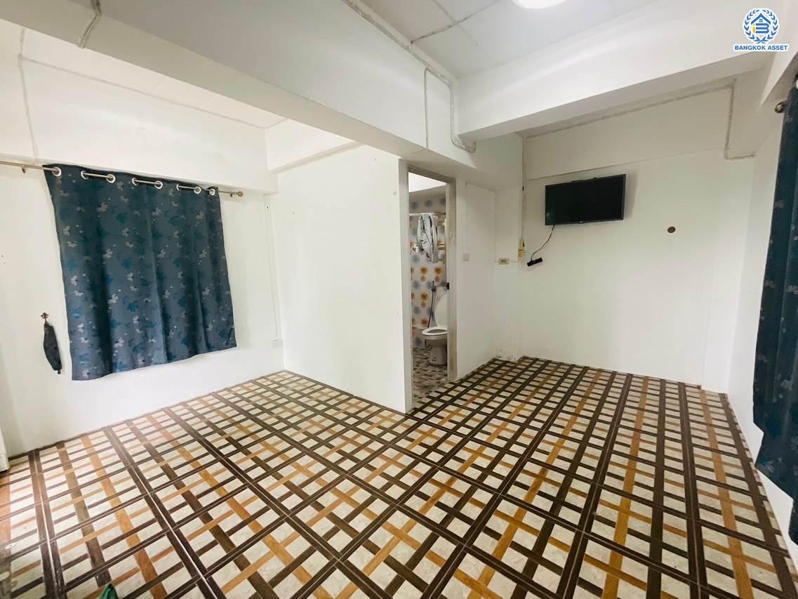 *****ทาวน์โฮมมือสองนนทบุรี โครงการ บ้านเพลินสิริ นครชัยศรี หลังริม เนื้อที่กว้างถึง 26.00 ตร.ว. พื้นที่ใช้สอย 200 ตร.ม. ฟังก์ชัน 3 ห้องนอน 3 ห้องน้ำ 1 ที่จอดรถ แถมฟรี! เครื่องปรับอากาศ, เครื่องทำน้ำอุ่น บนทำเลเดินทางสะดวก เชื่อมต่อ ถนนเพชรเกษม, ถนนบรมราชชนนี, ถนนแสงชูโต และจุดขึ้นทางด่วน "ทางหลวงพิเศษหมายเลข 81 (บางใหญ่-กาญจนบุรี)"