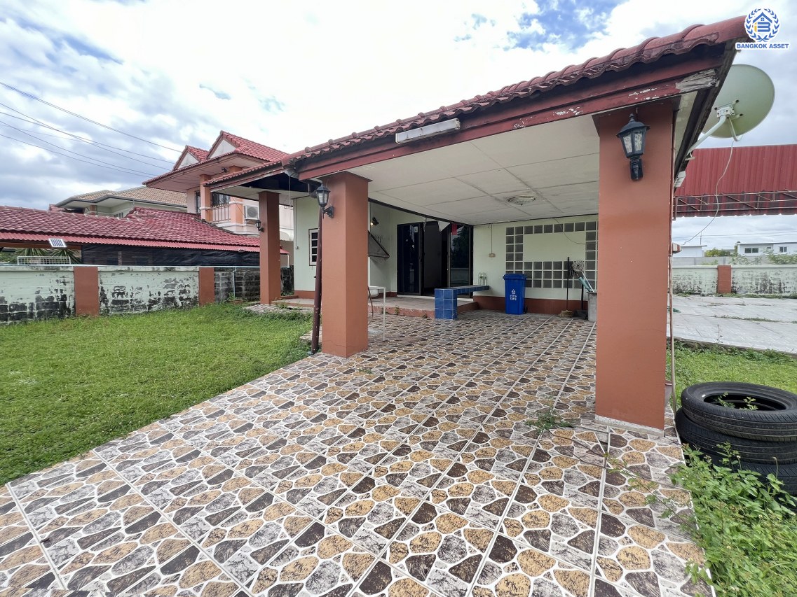 *****บ้านเดี่ยวมือสองนนทบุรี โครงการ มิตรประชาเพลส บางบัวทอง หลังมุม เนื้อที่กว้างถึง 107.20 ตร.ว. ฟังก์ชัน 3 ห้องนอน 2 ห้องน้ำ 4 ที่จอดรถ เชื่อมต่อถนนสะพานนนทบุรี-บางบัวทอง(345), ถนนกาญจนาภิเษก, ถนนบางกรวย-ไทรน้อย สามารถปรับทำเป็นโกดังเก็บของได้ หรือ จะทำเป็นออฟฟิศก็ได้ จองเลย!