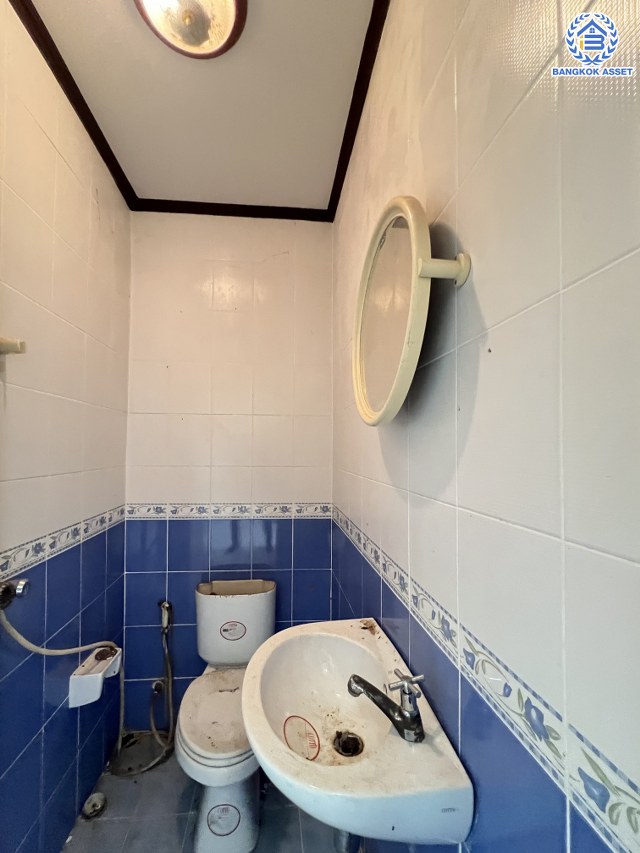 *****บ้านเดี่ยวมือสองนนทบุรี โครงการ มิตรประชาเพลส บางบัวทอง หลังมุม เนื้อที่กว้างถึง 107.20 ตร.ว. ฟังก์ชัน 3 ห้องนอน 2 ห้องน้ำ 4 ที่จอดรถ เชื่อมต่อถนนสะพานนนทบุรี-บางบัวทอง(345), ถนนกาญจนาภิเษก, ถนนบางกรวย-ไทรน้อย สามารถปรับทำเป็นโกดังเก็บของได้ หรือ จะทำเป็นออฟฟิศก็ได้ จองเลย!