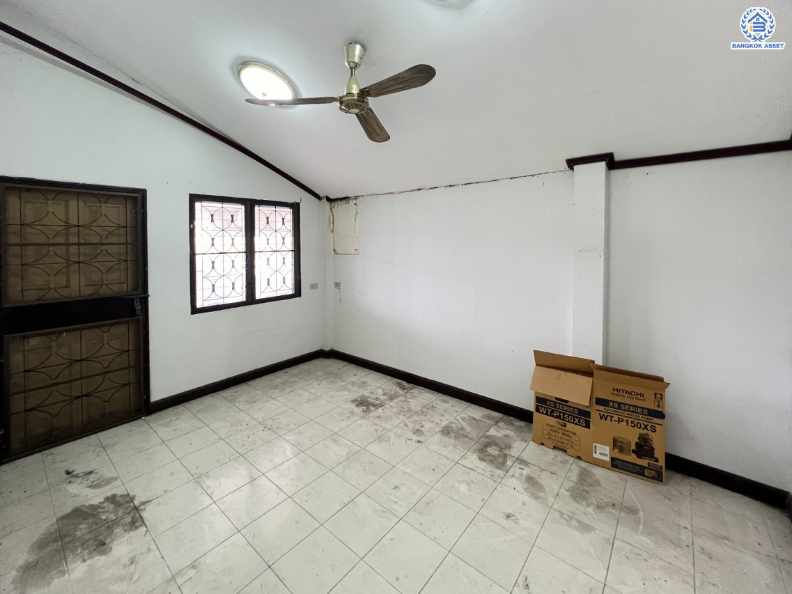 *****บ้านเดี่ยวมือสองนนทบุรี โครงการ มิตรประชาเพลส บางบัวทอง หลังมุม เนื้อที่กว้างถึง 107.20 ตร.ว. ฟังก์ชัน 3 ห้องนอน 2 ห้องน้ำ 4 ที่จอดรถ เชื่อมต่อถนนสะพานนนทบุรี-บางบัวทอง(345), ถนนกาญจนาภิเษก, ถนนบางกรวย-ไทรน้อย สามารถปรับทำเป็นโกดังเก็บของได้ หรือ จะทำเป็นออฟฟิศก็ได้ จองเลย!