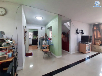 *****บ้านเดี่ยวมือสองกรุงเทพฯ โครงการ ลลิล อินเดอะพาร์ค วัชรพล-พหลโยธิน เนื้อที่ดิน 54.40 ตร.ว. พื้นที่ใช้สอย 156.76 ตร.ม. ฟังก์ชัน 3 ห้องนอน 2 ห้องน้ำ 2 ที่จอดรถ แถมฟรี! เครื่องปรับอากาศ, เครื่องทำน้ำอุ่น บนทำเลเดินทางสะดวก เชื่อมต่อถนนวชัรพล, ถนนเทพรักษ์, ถนนสุขาภิบาล5, ถนนพหลโยธิน ใกล้รถไฟฟ้าสายสีชมพู "สถานีวชัรพล" และใกล้จุดขึ้นทางด่วน "รามอินทรา-อาจณรงค์"