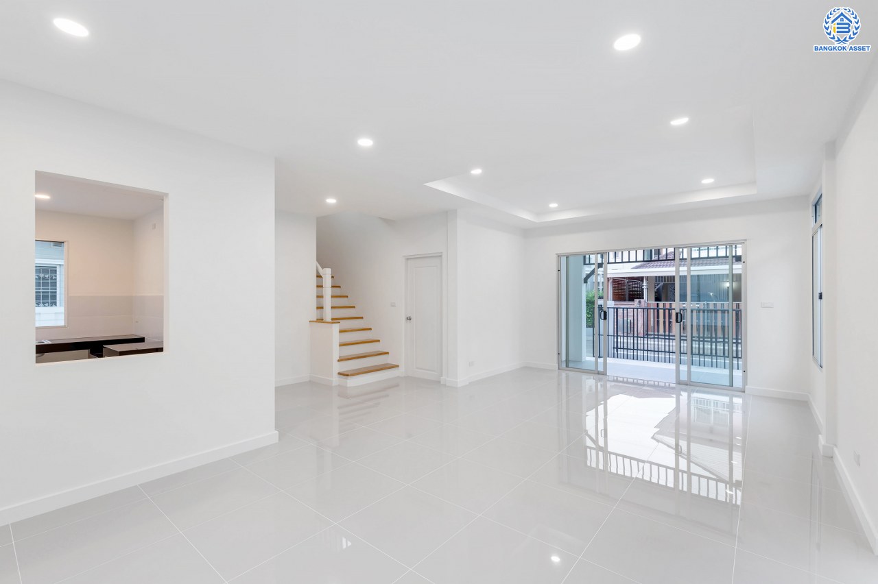 บ้านมือสองตกแต่งใหม่ โครงการ ชัยพฤกษ์ บางใหญ่ หลังริม บ้านเดี่ยวแบรนด์คุณภาพ L&H สภาพแวดล้อมดี พร้อม Facilities ครบครัน บนเนื้อที่ 52.50 ตร.ว. พื้นที่ใช้สอย 282.93 ตร.ม. ฟังก์ชัน 3 ห้องนอน 3 ห้องน้ำ จอดรถได้ 2 คัน บนทำเลเดินทางสะดวก ใกล้รถไฟฟ้าสายสีม่วง "สถานีคลองบางไผ่" และเพียง 5 นาทีถึงเซ็นทรัล เวสต์เกต