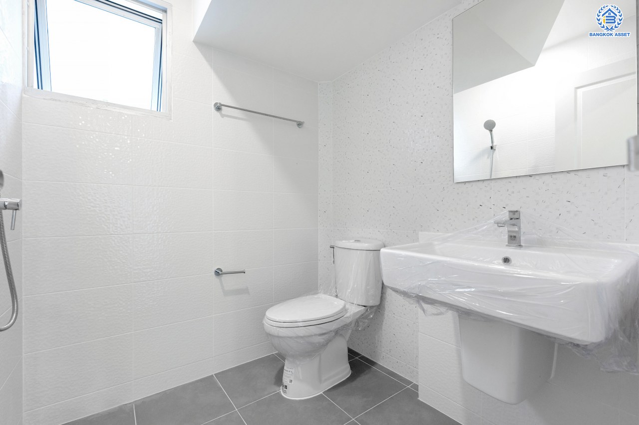 บ้านมือสองตกแต่งใหม่ โครงการ ชัยพฤกษ์ บางใหญ่ หลังริม บ้านเดี่ยวแบรนด์คุณภาพ L&H สภาพแวดล้อมดี พร้อม Facilities ครบครัน บนเนื้อที่ 52.50 ตร.ว. พื้นที่ใช้สอย 282.93 ตร.ม. ฟังก์ชัน 3 ห้องนอน 3 ห้องน้ำ จอดรถได้ 2 คัน บนทำเลเดินทางสะดวก ใกล้รถไฟฟ้าสายสีม่วง "สถานีคลองบางไผ่" และเพียง 5 นาทีถึงเซ็นทรัล เวสต์เกต