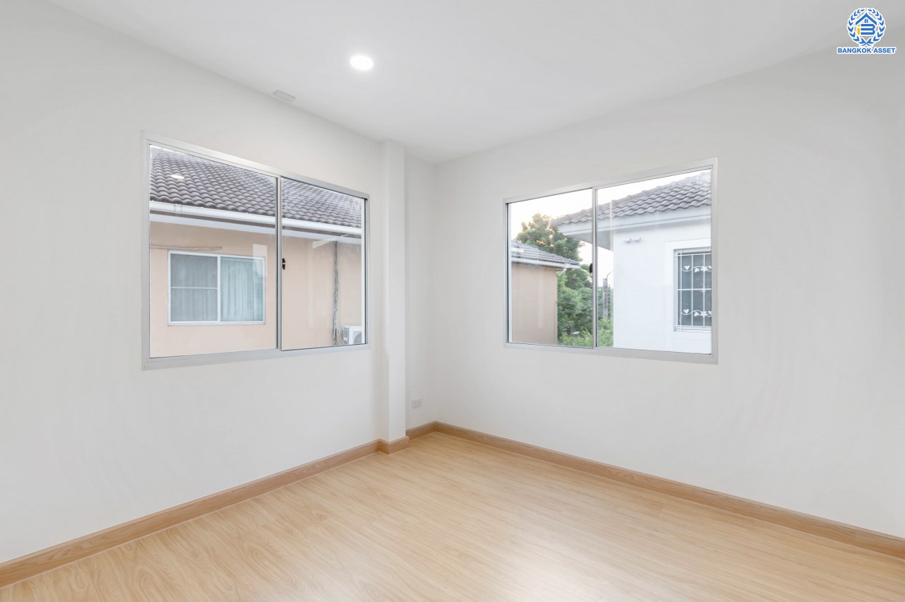 บ้านมือสองตกแต่งใหม่ โครงการ ชัยพฤกษ์ บางใหญ่ หลังริม บ้านเดี่ยวแบรนด์คุณภาพ L&H สภาพแวดล้อมดี พร้อม Facilities ครบครัน บนเนื้อที่ 52.50 ตร.ว. พื้นที่ใช้สอย 282.93 ตร.ม. ฟังก์ชัน 3 ห้องนอน 3 ห้องน้ำ จอดรถได้ 2 คัน บนทำเลเดินทางสะดวก ใกล้รถไฟฟ้าสายสีม่วง "สถานีคลองบางไผ่" และเพียง 5 นาทีถึงเซ็นทรัล เวสต์เกต