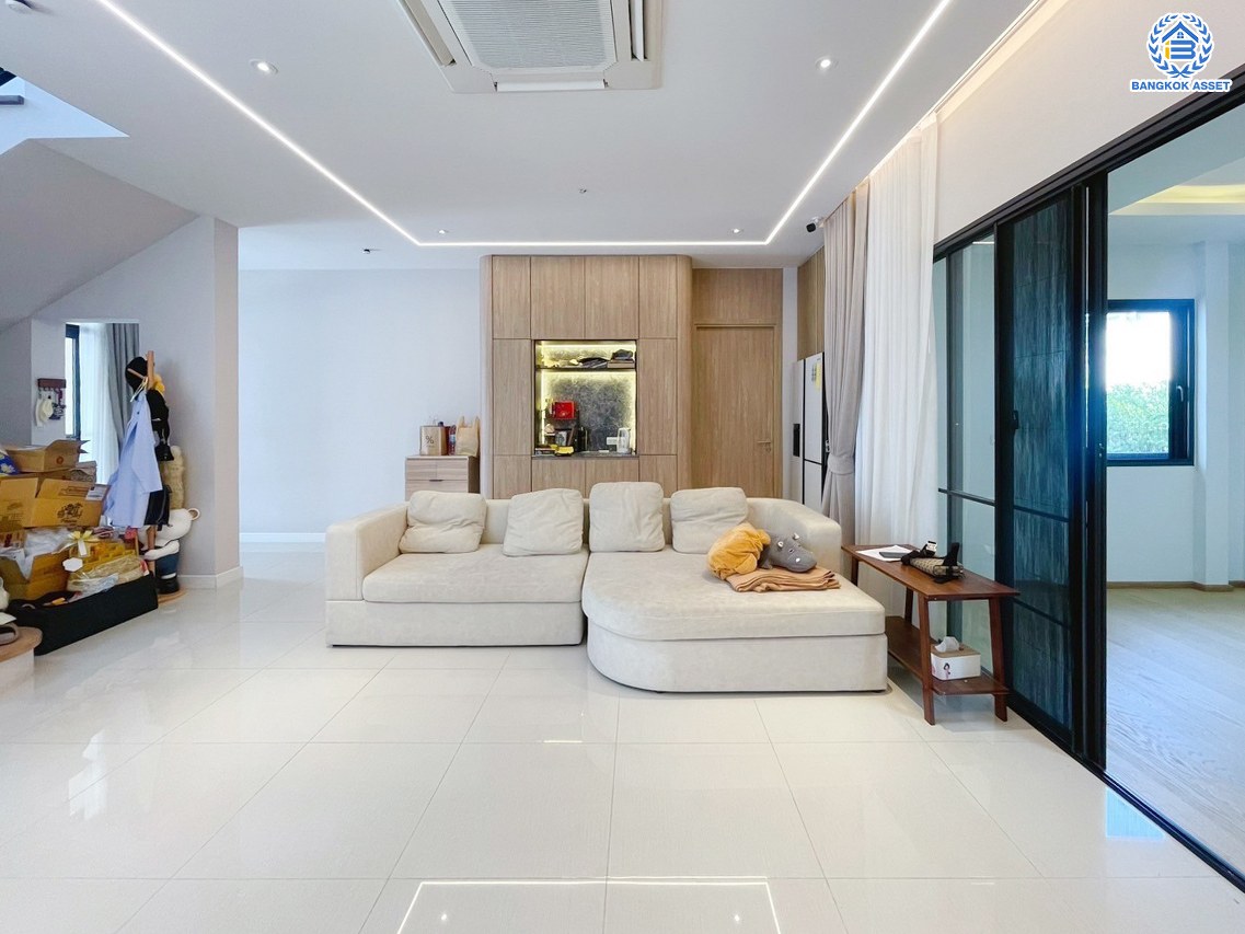 *****บ้านเดี่ยวมือสอง โครงการ พรรณา พุทธมณฑลสาย3 หลังริม บนเนื้อที่ 107 ตร.ว. พื้นที่ใช้สอย 304.00 ตร.ม. ฟังก์ชัน 4 ห้องนอน 5 ห้องน้ำ จอดรถได้ 3 คัน แถมฟรี! เครื่องปรับอากาศ, เครื่องทำน้ำอุ่น บนทำเลเชื่อมต่อหลายเส้นทาง อาทิถนนบางแวก, ถนนพุทธมณฑลสาย3, ถนนอุทยาน, ถนนบรมราชชนนี, ถนนเพชรเกษม  จองเลย