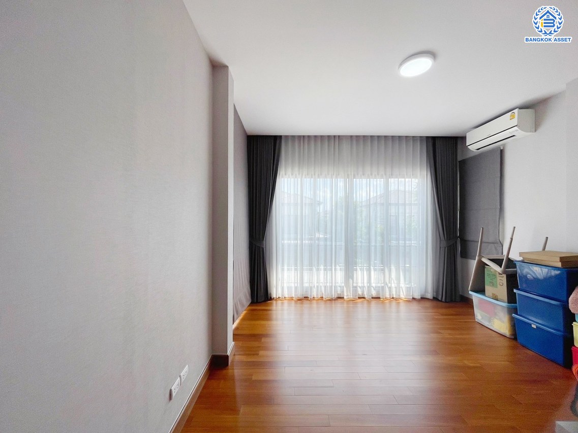 *****บ้านเดี่ยวมือสอง โครงการ พรรณา พุทธมณฑลสาย3 หลังริม บนเนื้อที่ 107 ตร.ว. พื้นที่ใช้สอย 304.00 ตร.ม. ฟังก์ชัน 4 ห้องนอน 5 ห้องน้ำ จอดรถได้ 3 คัน แถมฟรี! เครื่องปรับอากาศ, เครื่องทำน้ำอุ่น บนทำเลเชื่อมต่อหลายเส้นทาง อาทิถนนบางแวก, ถนนพุทธมณฑลสาย3, ถนนอุทยาน, ถนนบรมราชชนนี, ถนนเพชรเกษม  จองเลย