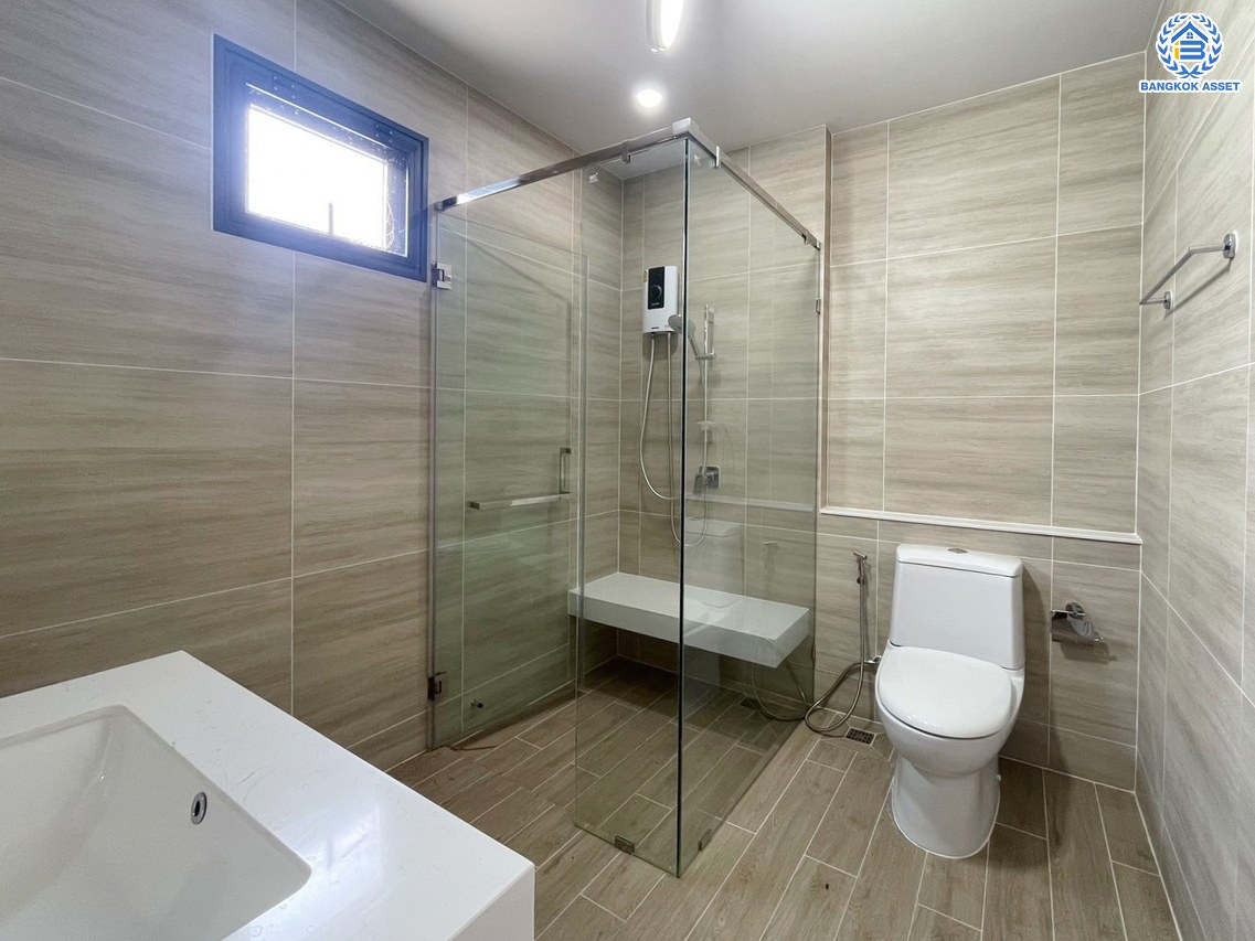 *****บ้านเดี่ยวมือสอง โครงการ พรรณา พุทธมณฑลสาย3 หลังริม บนเนื้อที่ 107 ตร.ว. พื้นที่ใช้สอย 304.00 ตร.ม. ฟังก์ชัน 4 ห้องนอน 5 ห้องน้ำ จอดรถได้ 3 คัน แถมฟรี! เครื่องปรับอากาศ, เครื่องทำน้ำอุ่น บนทำเลเชื่อมต่อหลายเส้นทาง อาทิถนนบางแวก, ถนนพุทธมณฑลสาย3, ถนนอุทยาน, ถนนบรมราชชนนี, ถนนเพชรเกษม  จองเลย