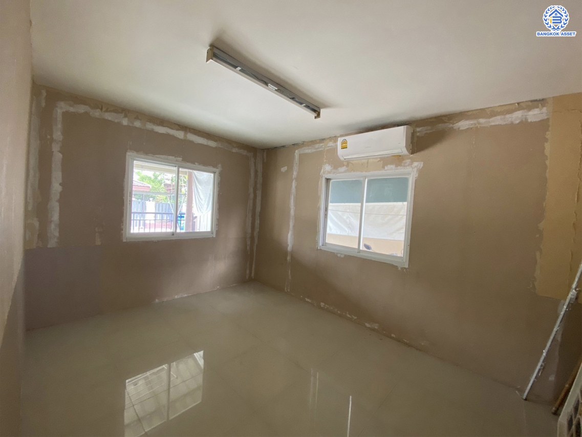 *****บ้านเดี่ยวมือสองนนทบุรี โครงการ พฤกษาวิลเลจ11 รัตนาธิเบศร์ เนื้อที่กว้างถึง 50.10 ตร.ว. ฟังก์ชัน 4 ห้องนอน 2 ห้องน้ำ 1 ที่จอดรถ แถมฟรี! เครื่องปรับอากาศ บนทำเลดี เดินทางสะดวก เชื่อมต่อถนนรัตนาธิเบศร์ และถนนราชพฤกษ์ ใกล้รถไฟฟ้าสายสีม่วง "สถานีบางรักน้อยท่าอิฐ" จองเลย!