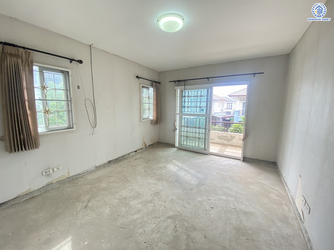 *****บ้านเดี่ยวมือสองนนทบุรี โครงการ พฤกษาวิลเลจ11 รัตนาธิเบศร์ เนื้อที่กว้างถึง 50.10 ตร.ว. ฟังก์ชัน 4 ห้องนอน 2 ห้องน้ำ 1 ที่จอดรถ แถมฟรี! เครื่องปรับอากาศ บนทำเลดี เดินทางสะดวก เชื่อมต่อถนนรัตนาธิเบศร์ และถนนราชพฤกษ์ ใกล้รถไฟฟ้าสายสีม่วง "สถานีบางรักน้อยท่าอิฐ" จองเลย!